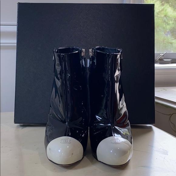 100% Authentic Chanel patent  leather booties - Picture 2 of 6